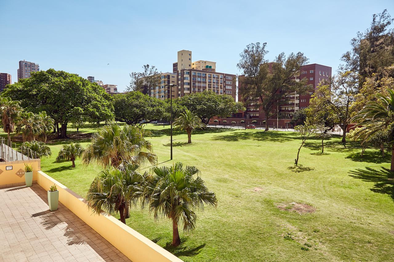 First Group Oceanic Hotell Durban Exteriör bild